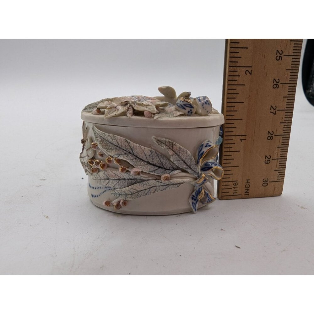 VTG Handcrafted Signed Ceramic Jewelry Trinket Box 3D Floral Leaf Butterfly Desi - Picture 6 of 11